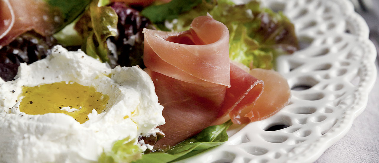 Insalata con formaggio di capra, pere e Prosciutto Crudo